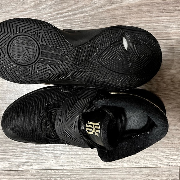 Nike Kyrie Flytrap 3 - Picture 5 of 7